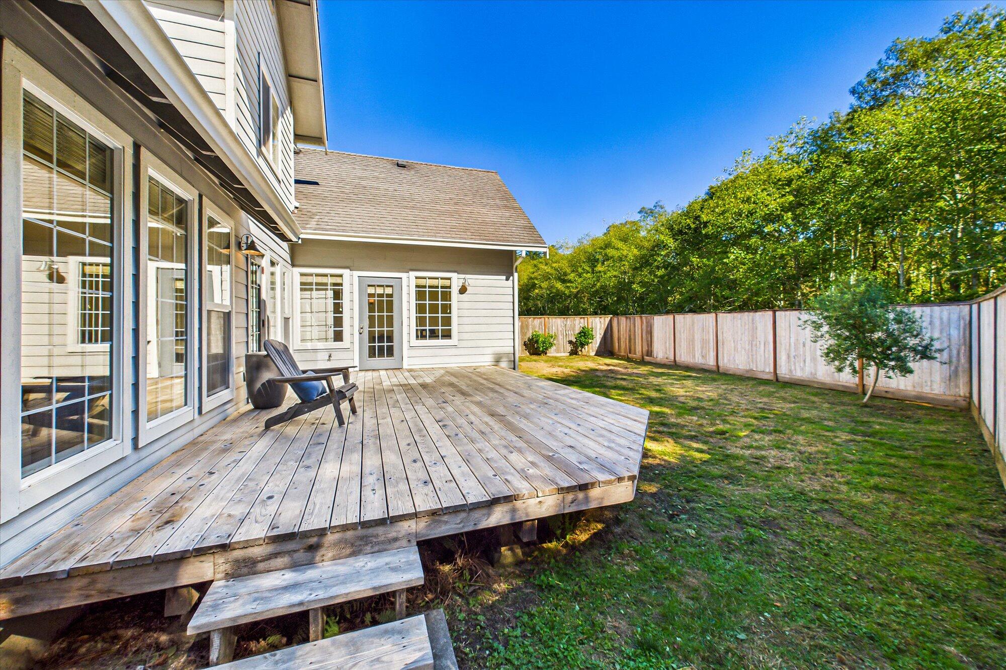 2700 Meadow Creek Way