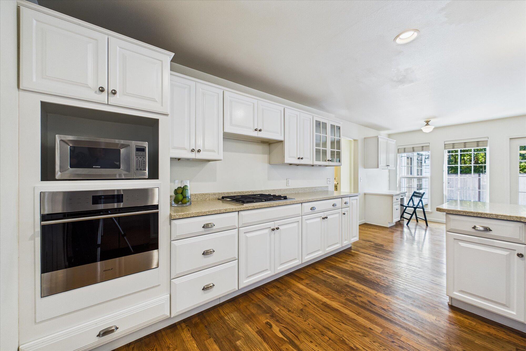 2700 Meadow Creek Way