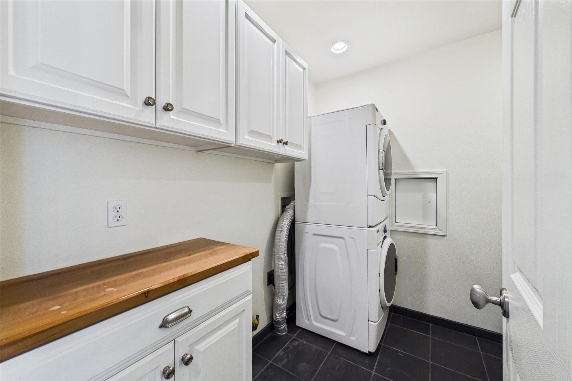 2700 Meadow Creek Way