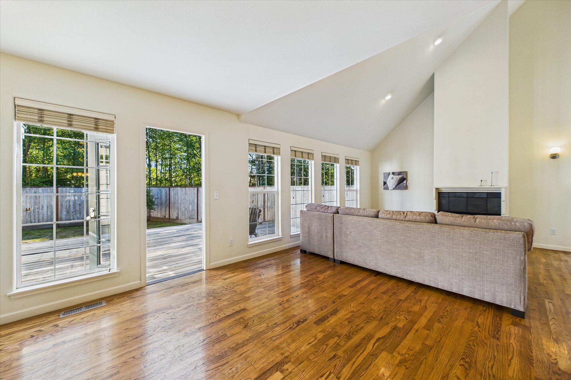 2700 Meadow Creek Way