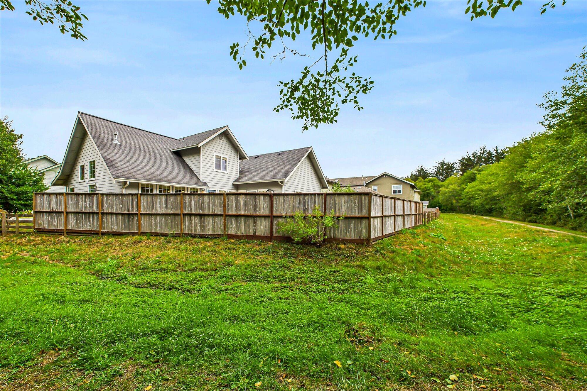 2700 Meadow Creek Way