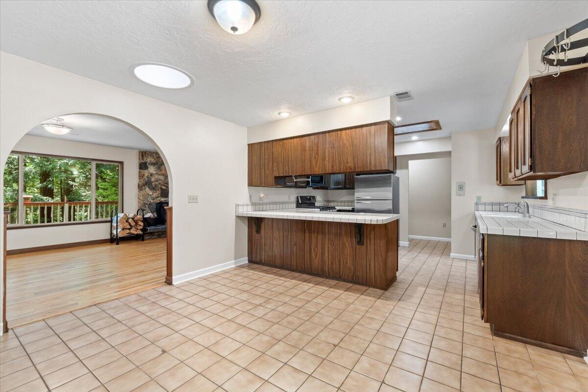 2485 Sonnenfelt Road