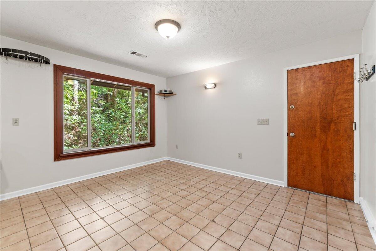 2485 Sonnenfelt Road