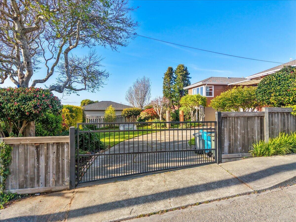 2036 Williams Street