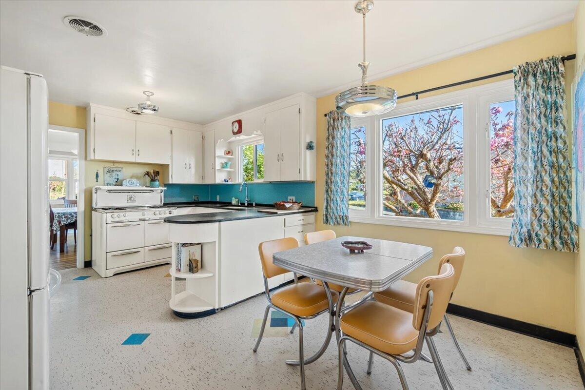 2036 Williams Street