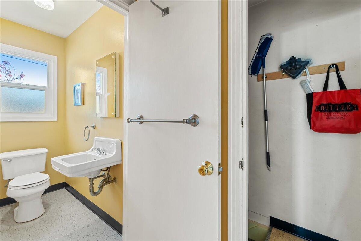 2036 Williams Street