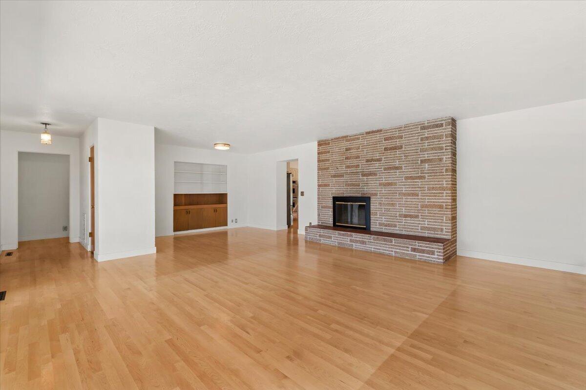 2015 Williams Street