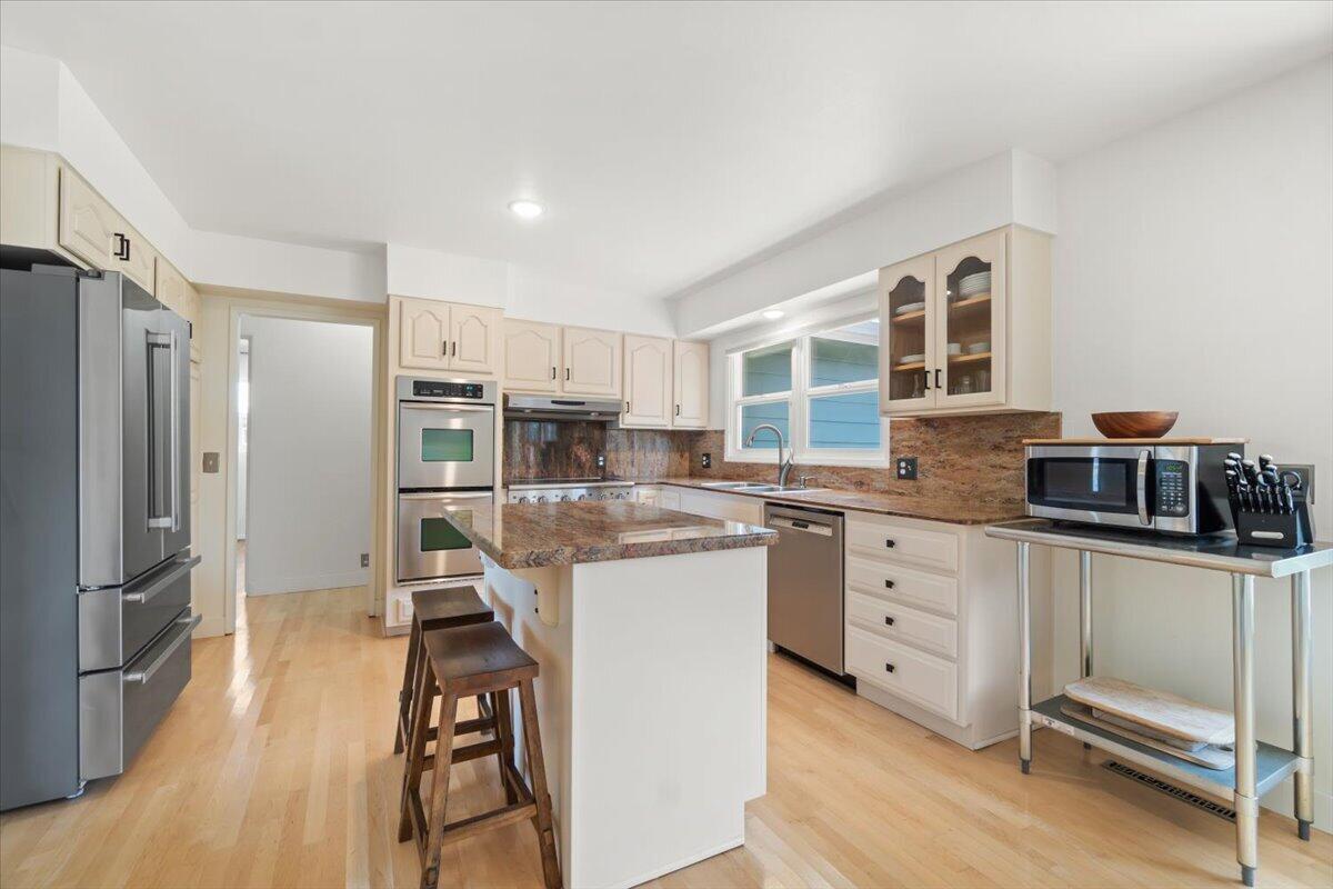 2015 Williams Street