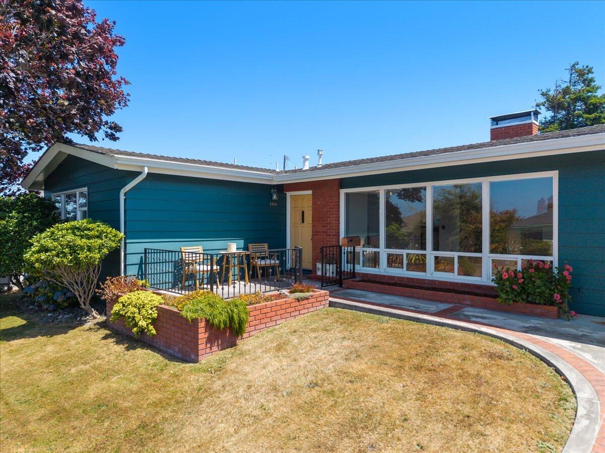 2015 Williams Street