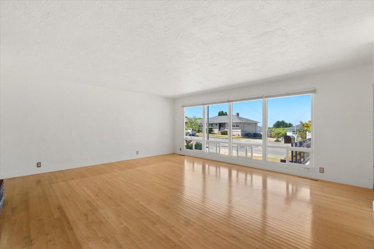 2015 Williams Street