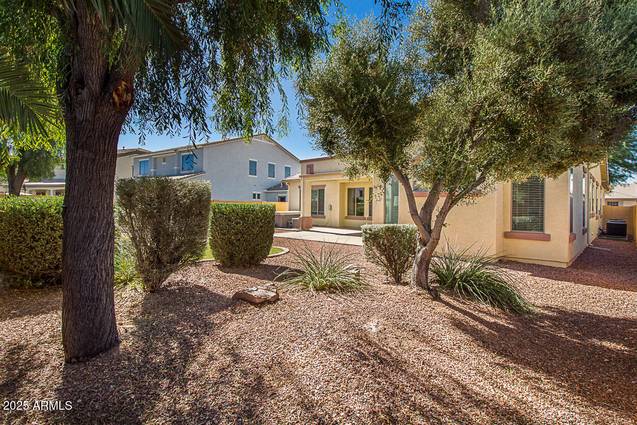 45290 W BUCKHORN Trail