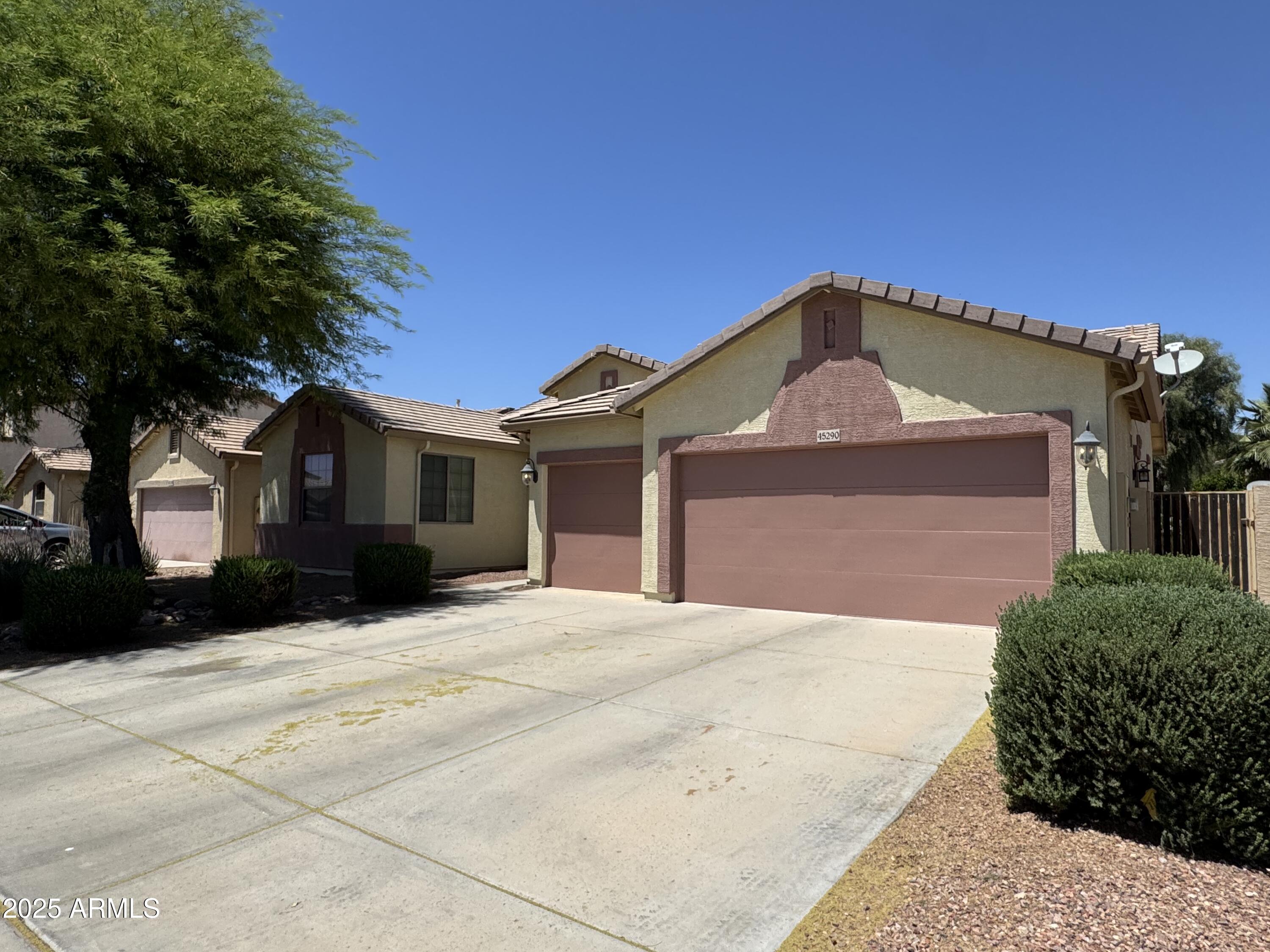 45290 W BUCKHORN Trail
