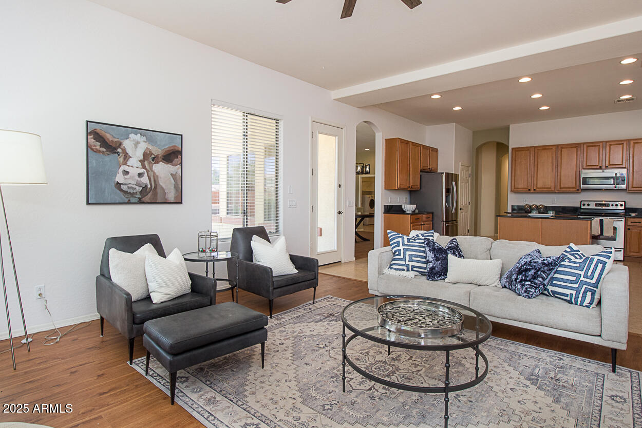 45290 W BUCKHORN Trail