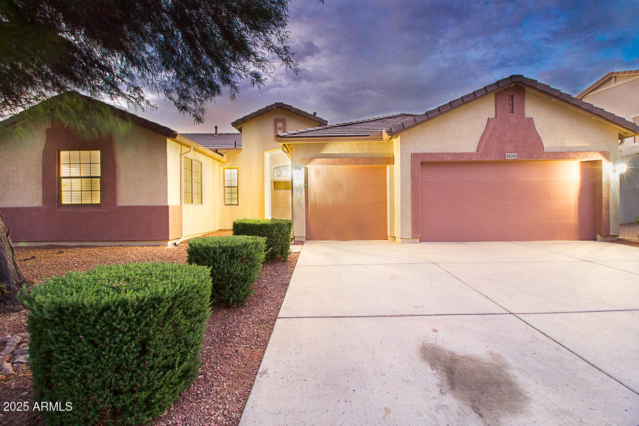 45290 W BUCKHORN Trail