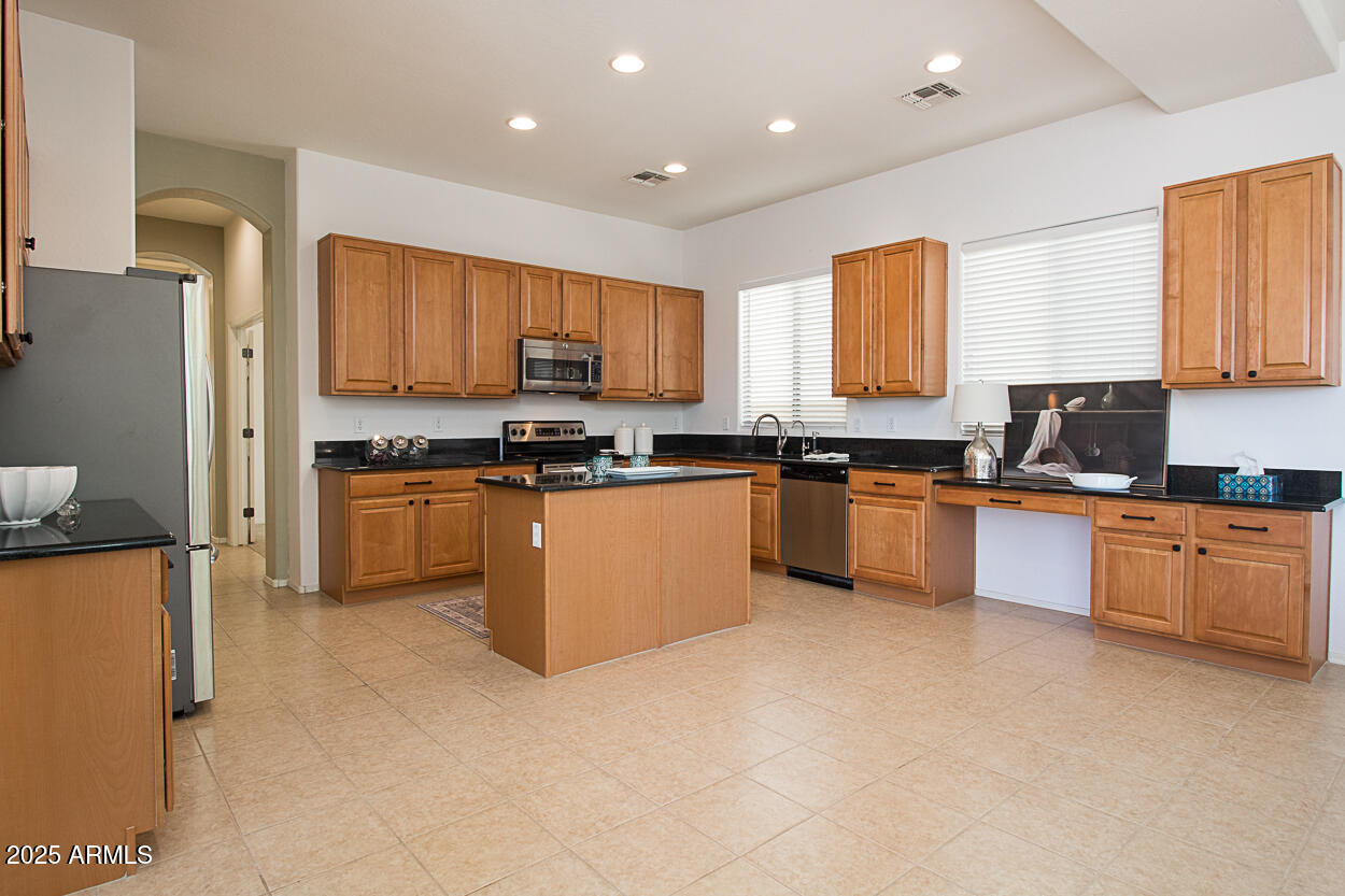 45290 W BUCKHORN Trail