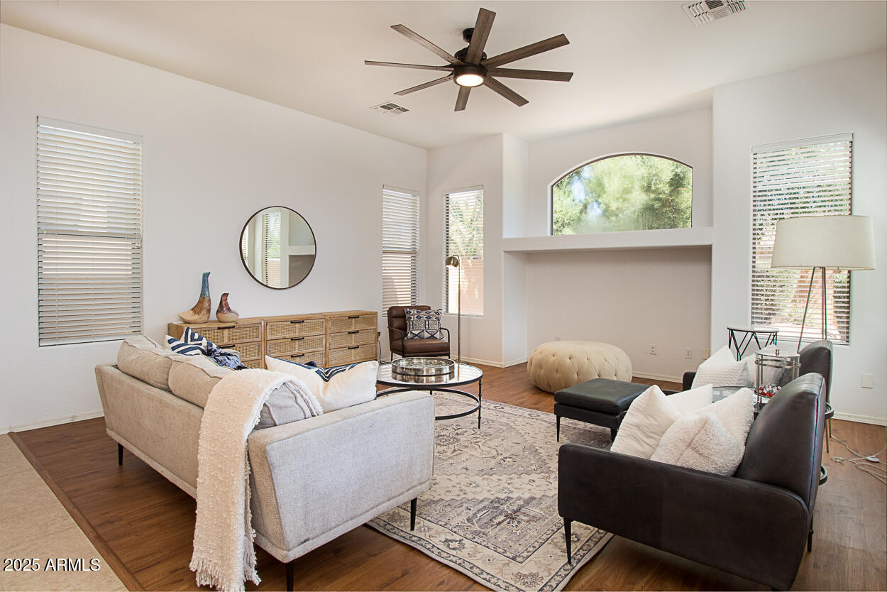 45290 W BUCKHORN Trail
