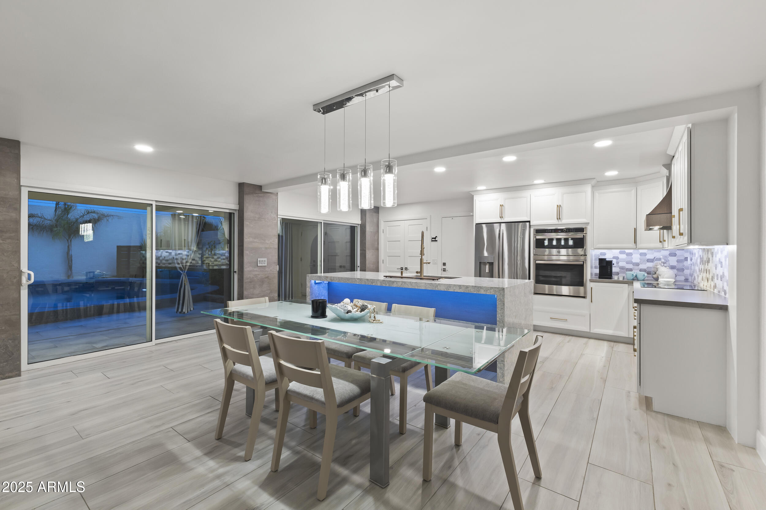 7258 E LOMA Lane