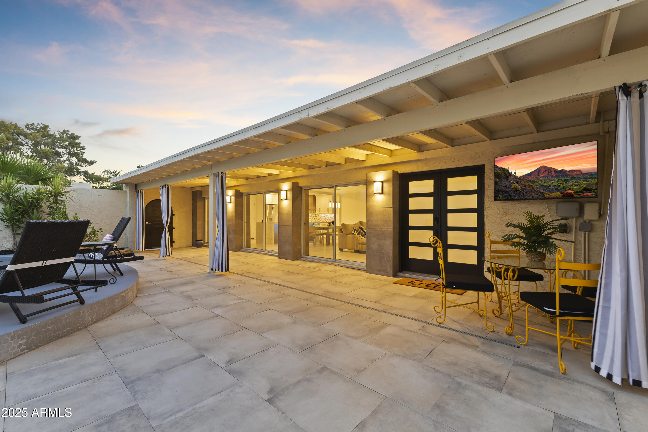 7258 E LOMA Lane