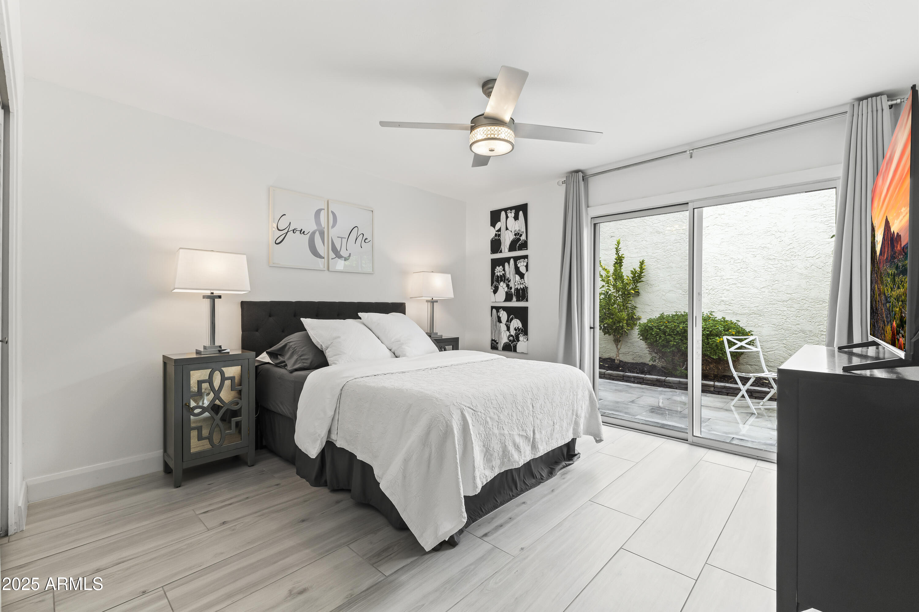 7258 E LOMA Lane