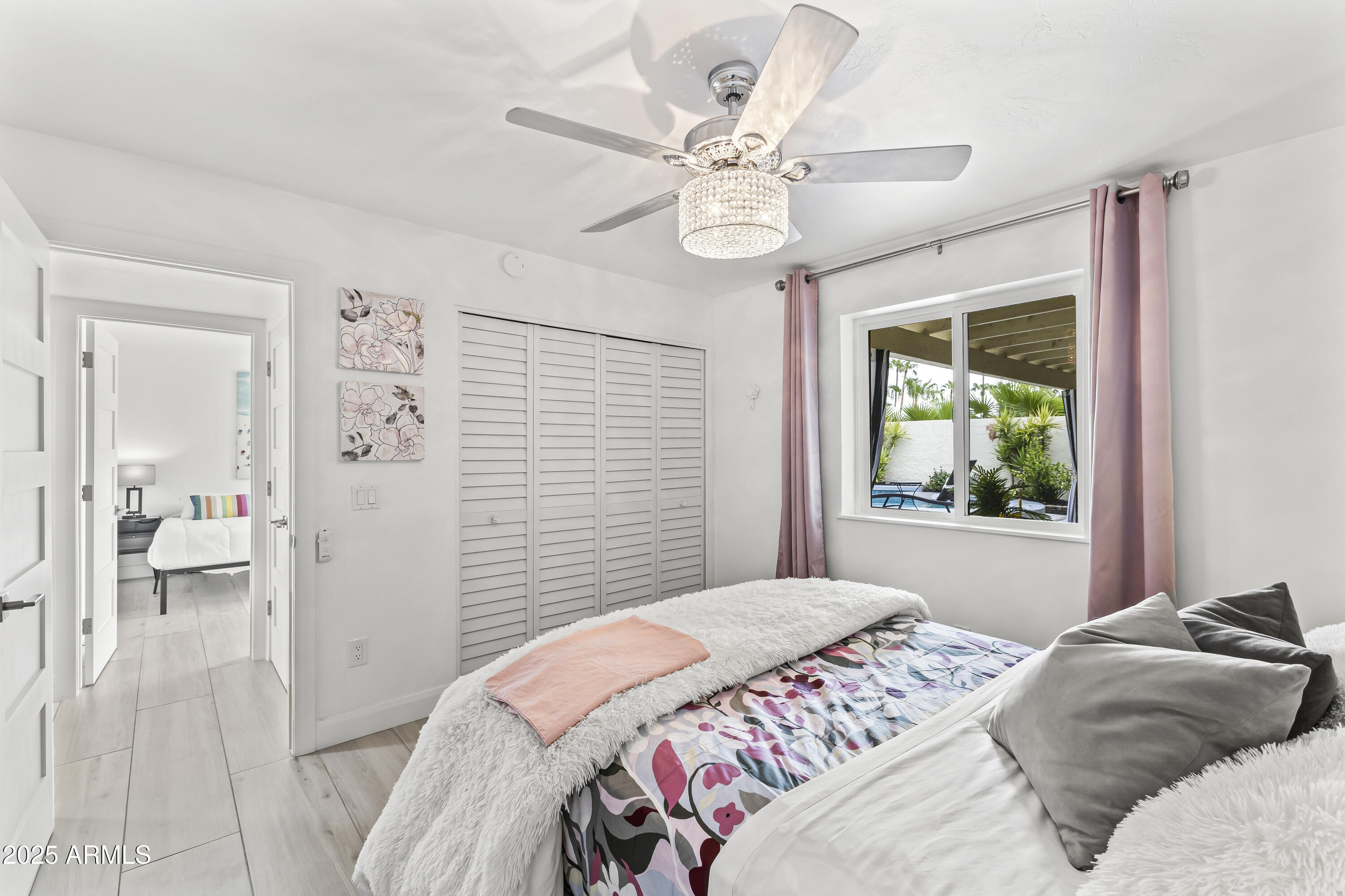 7258 E LOMA Lane