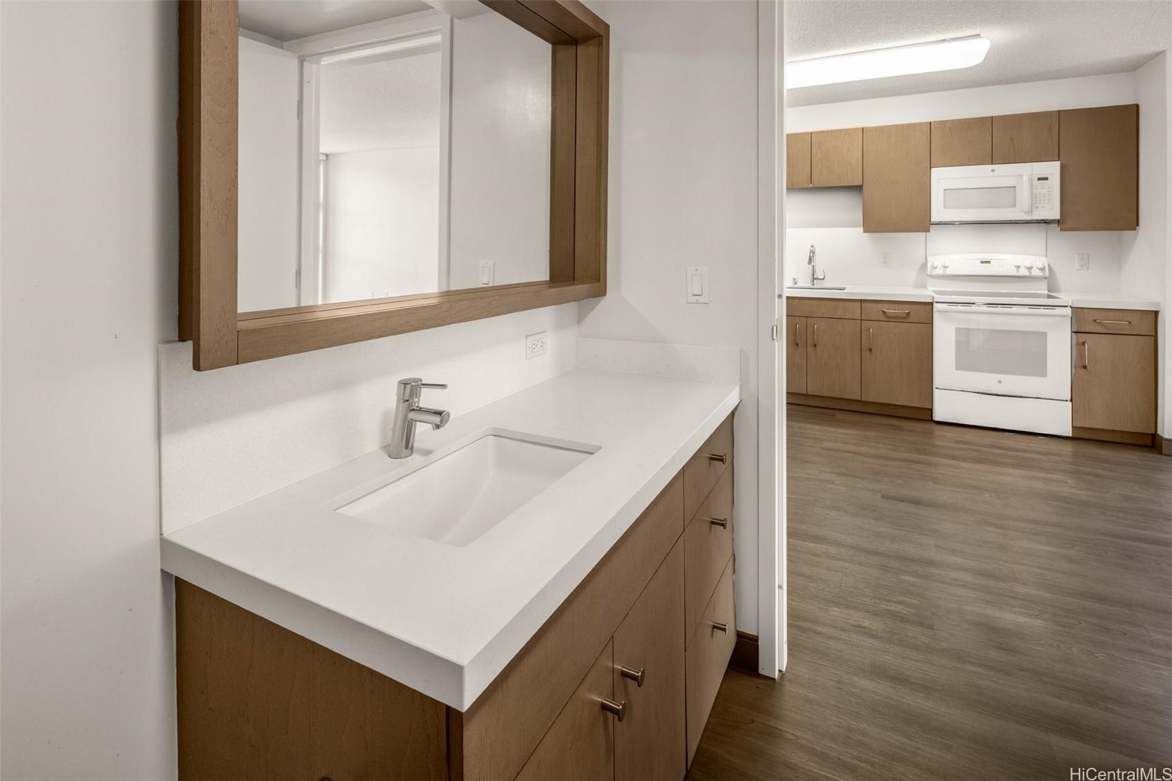 7000 Hawaii Kai Drive 1700