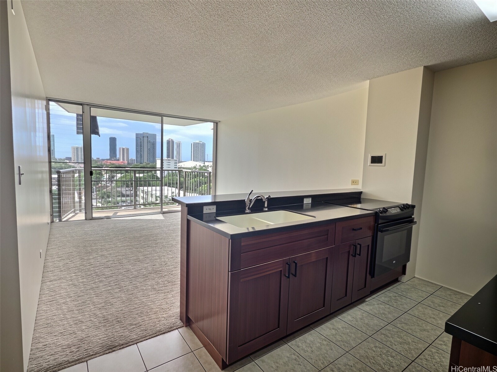 1050 Kinau Street 807
