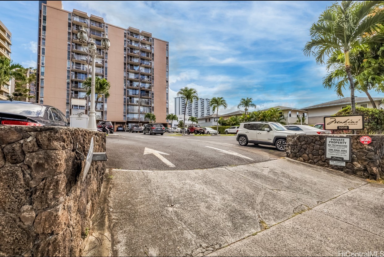 1050 Kinau Street 807