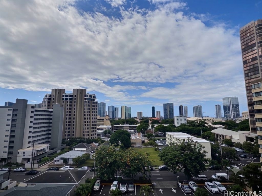 1050 Kinau Street 807