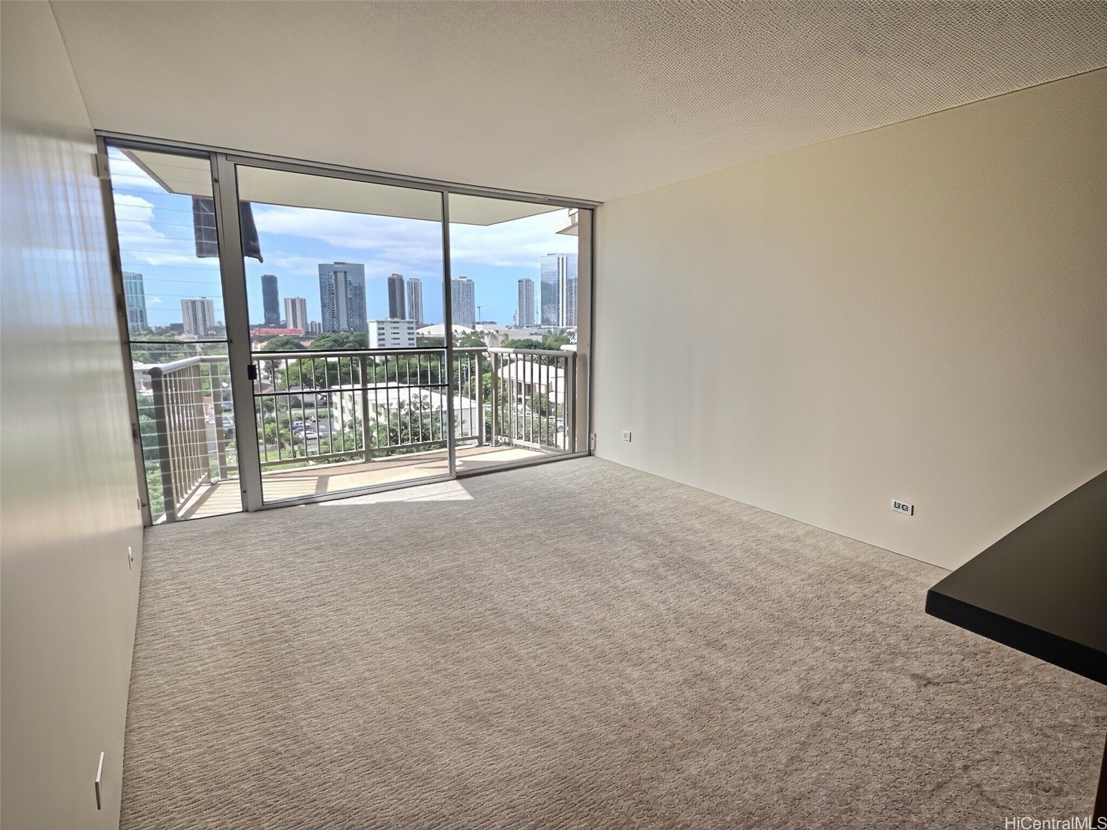 1050 Kinau Street 807