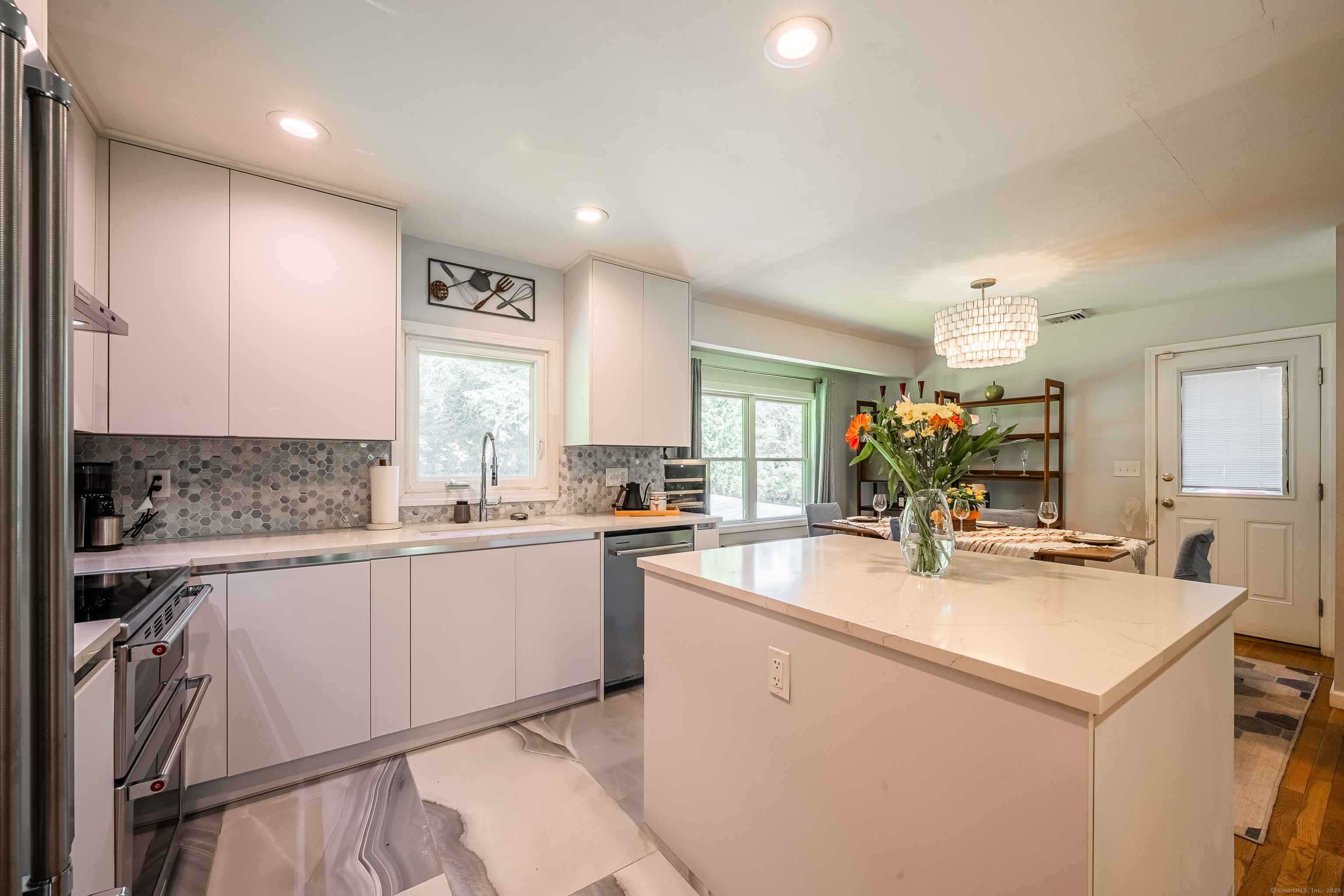 4 Northrop Road