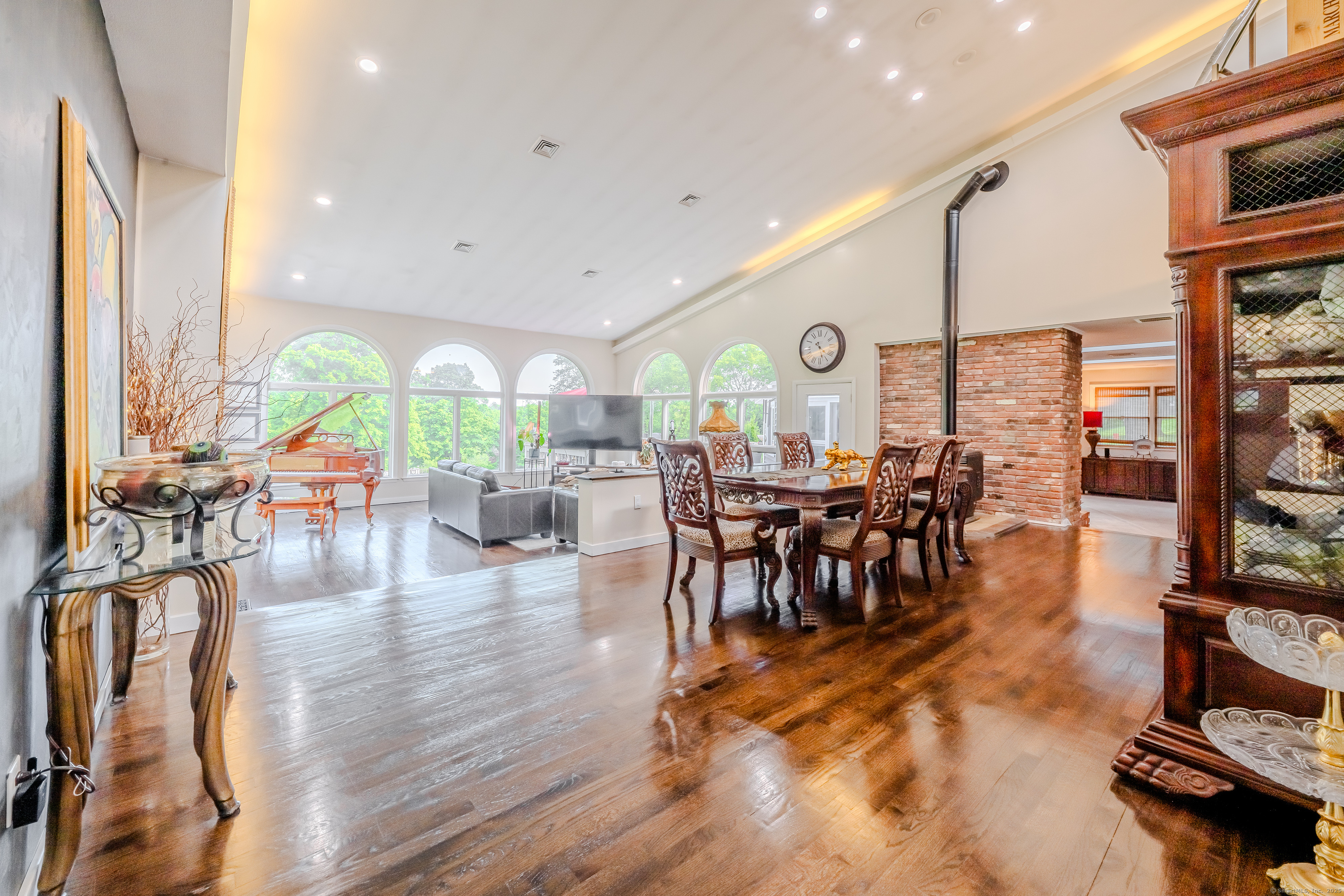 620 South Greenbrier Drive