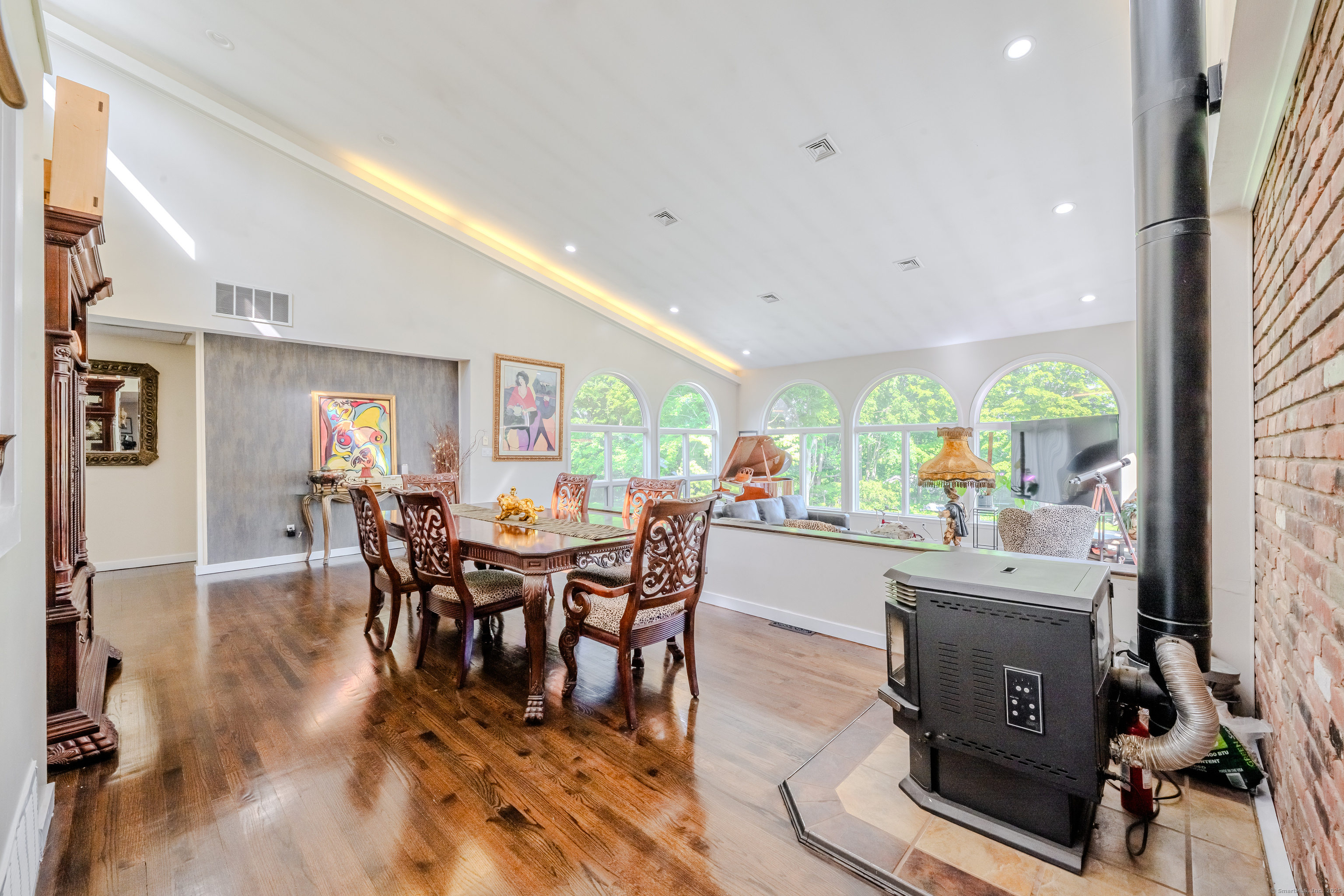 620 South Greenbrier Drive
