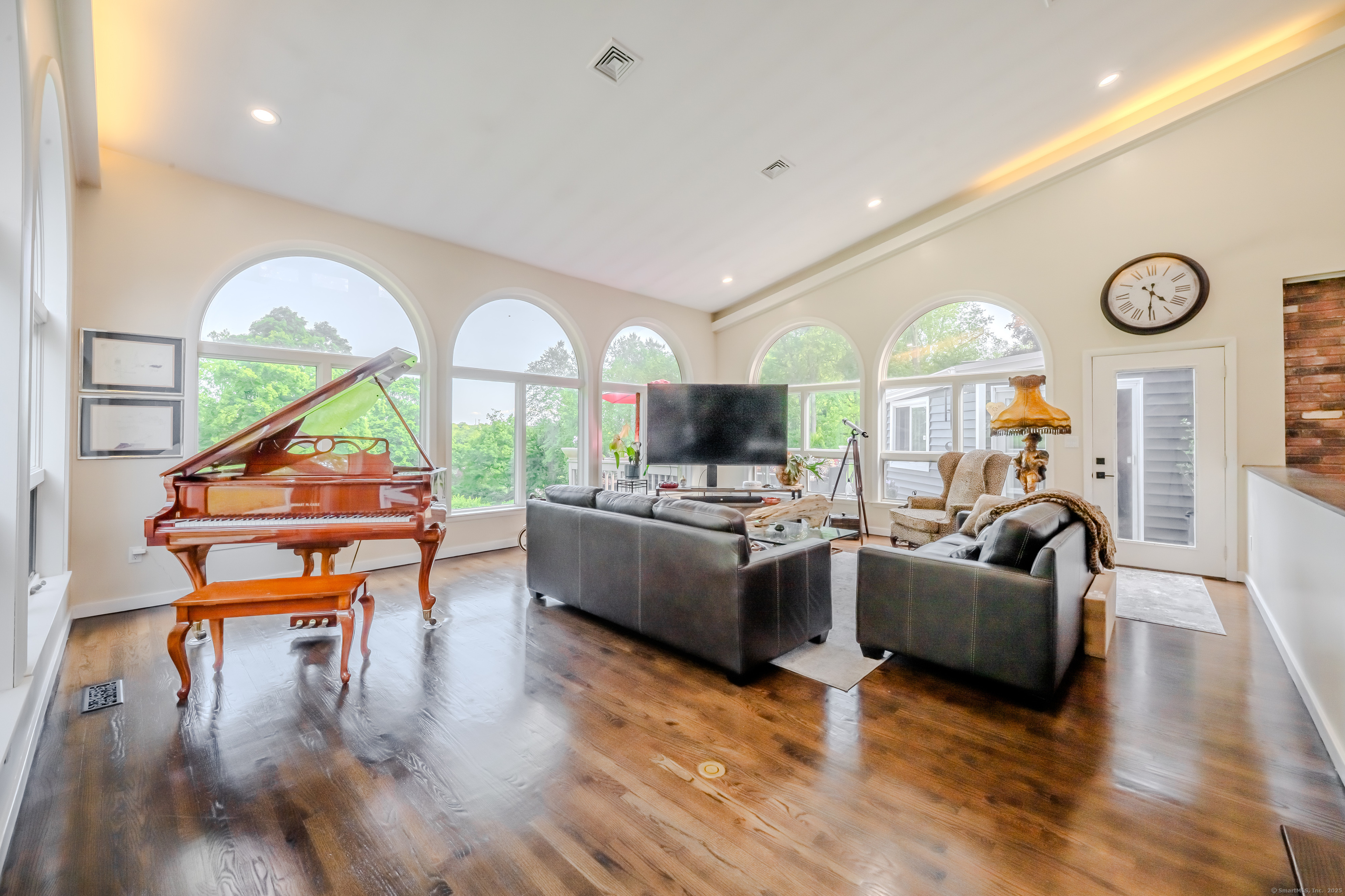 620 South Greenbrier Drive