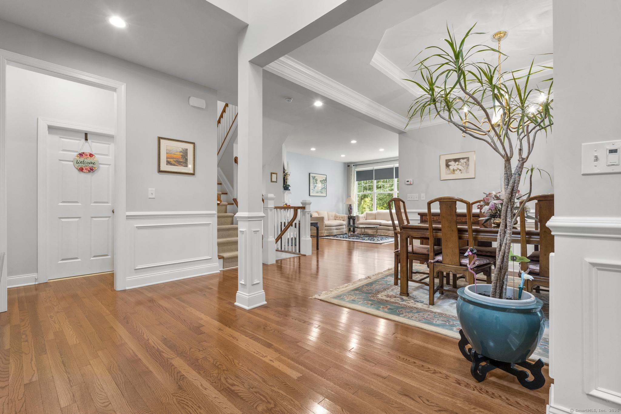 560 River Road APT 1