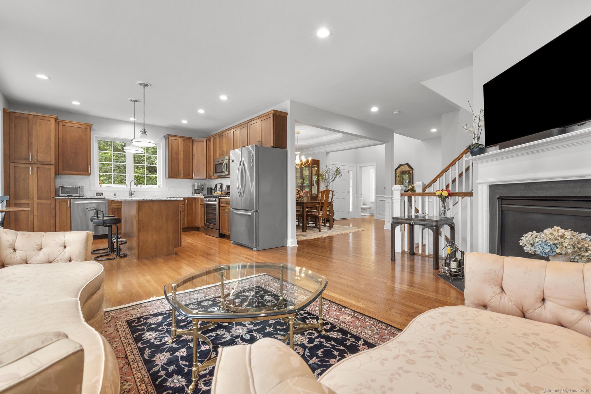 560 River Road APT 1