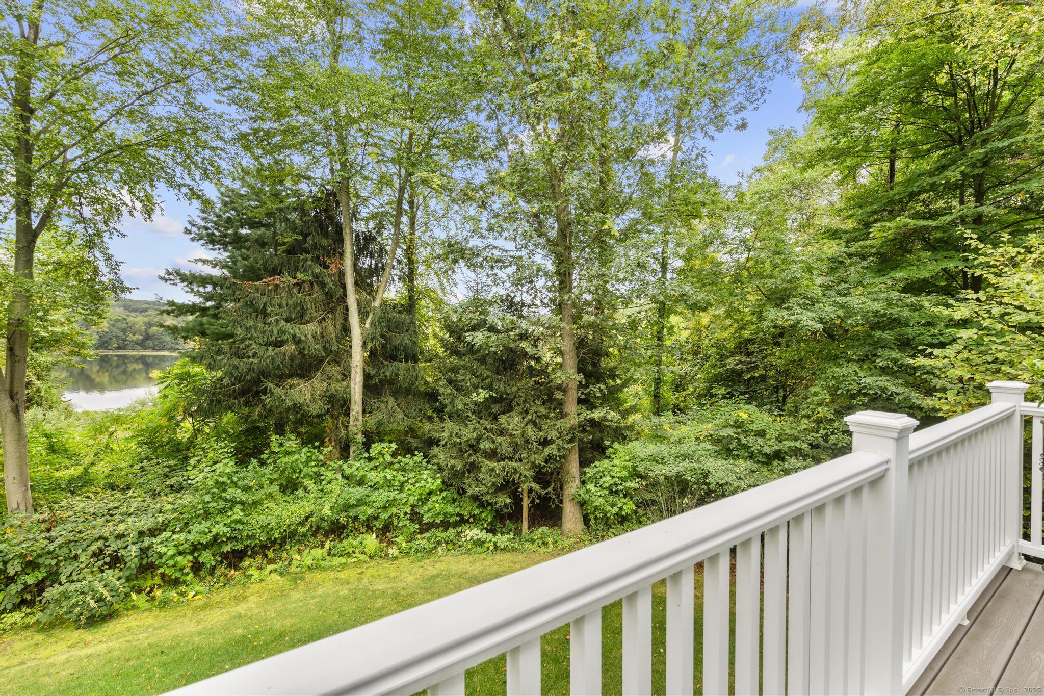 560 River Road APT 1