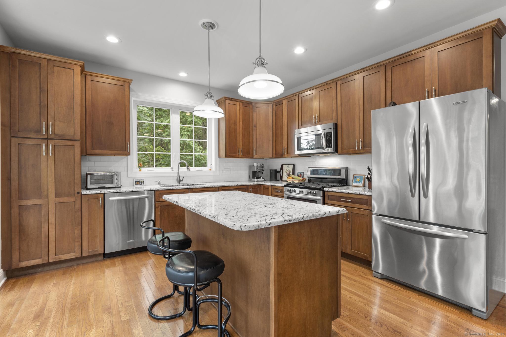 560 River Road APT 1