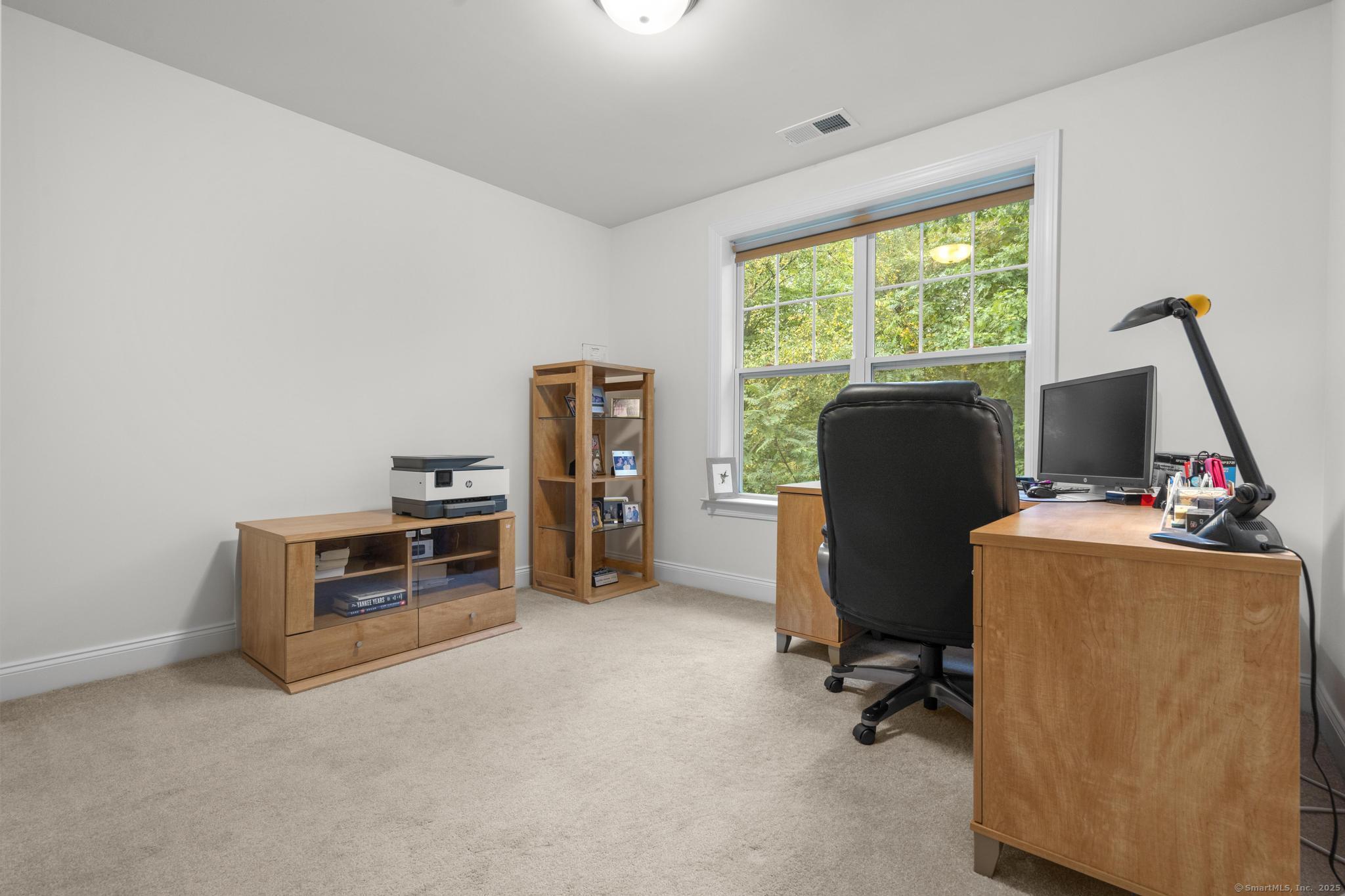 560 River Road APT 1
