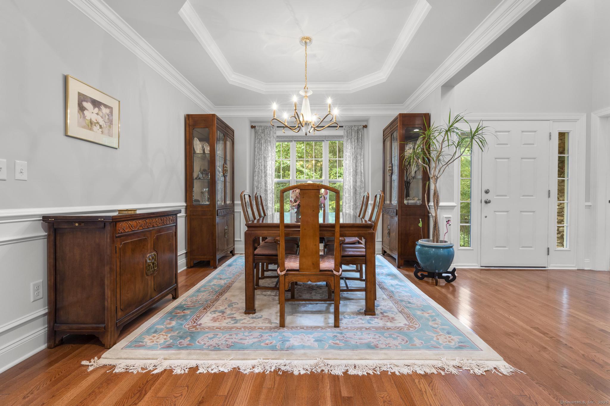 560 River Road APT 1
