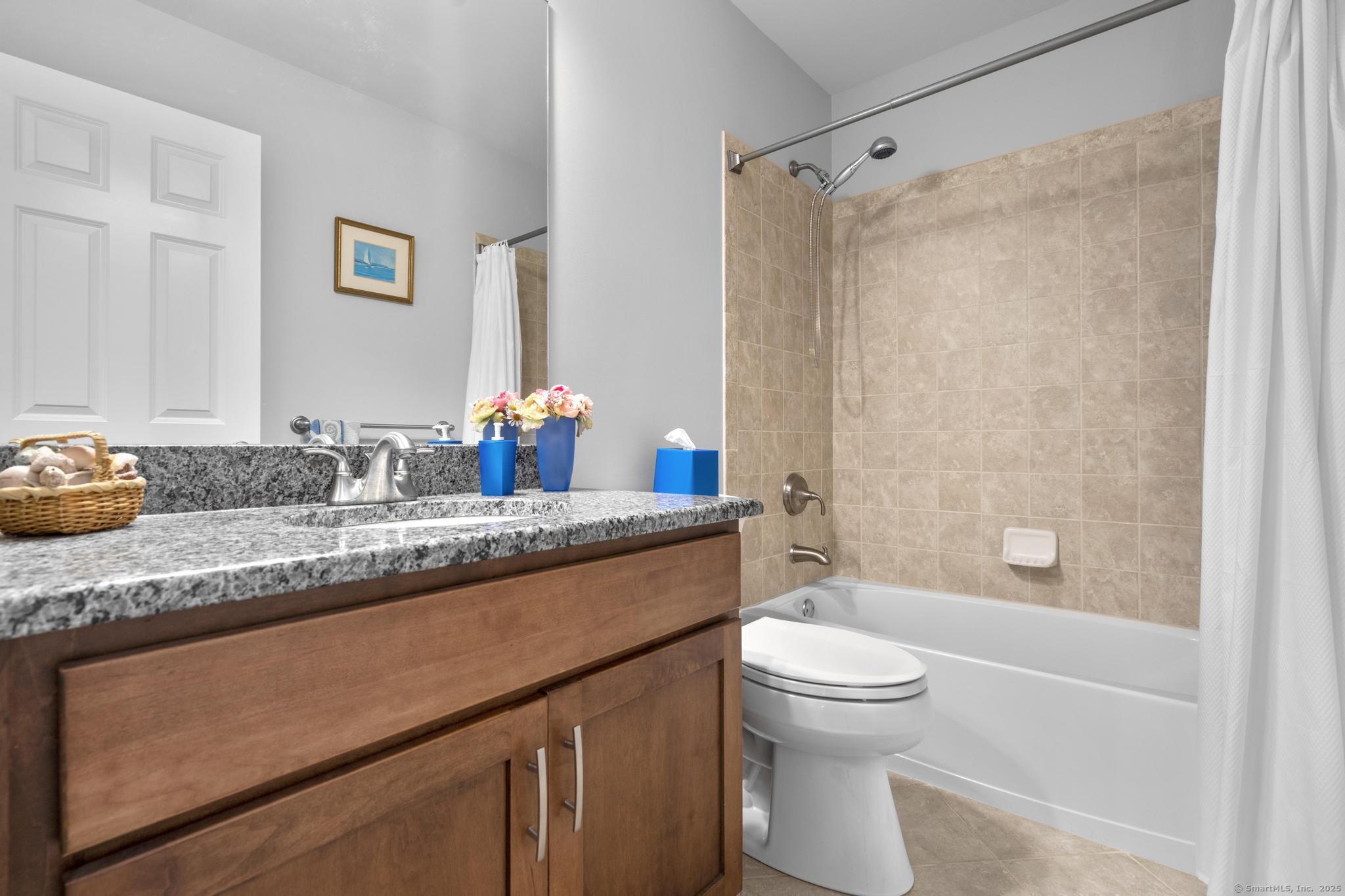 560 River Road APT 1