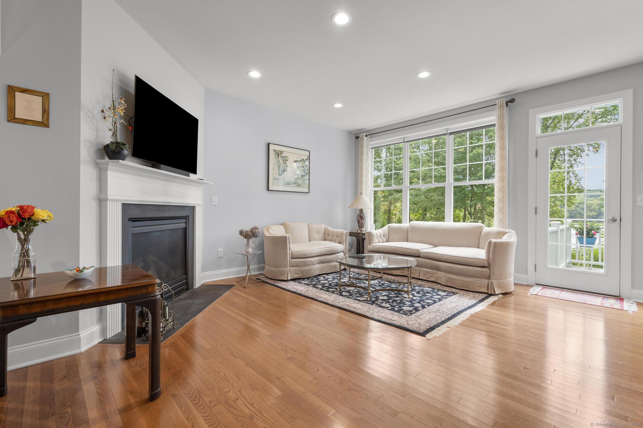560 River Road APT 1