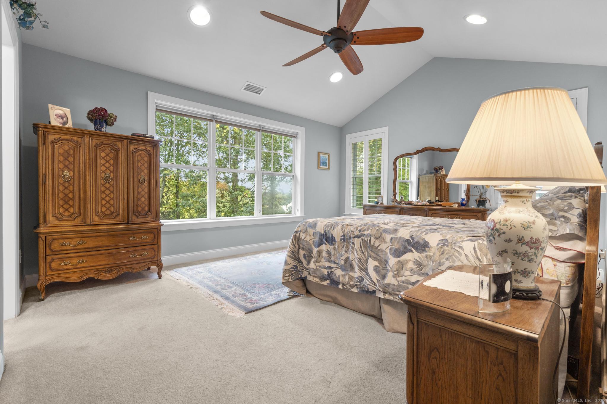 560 River Road APT 1