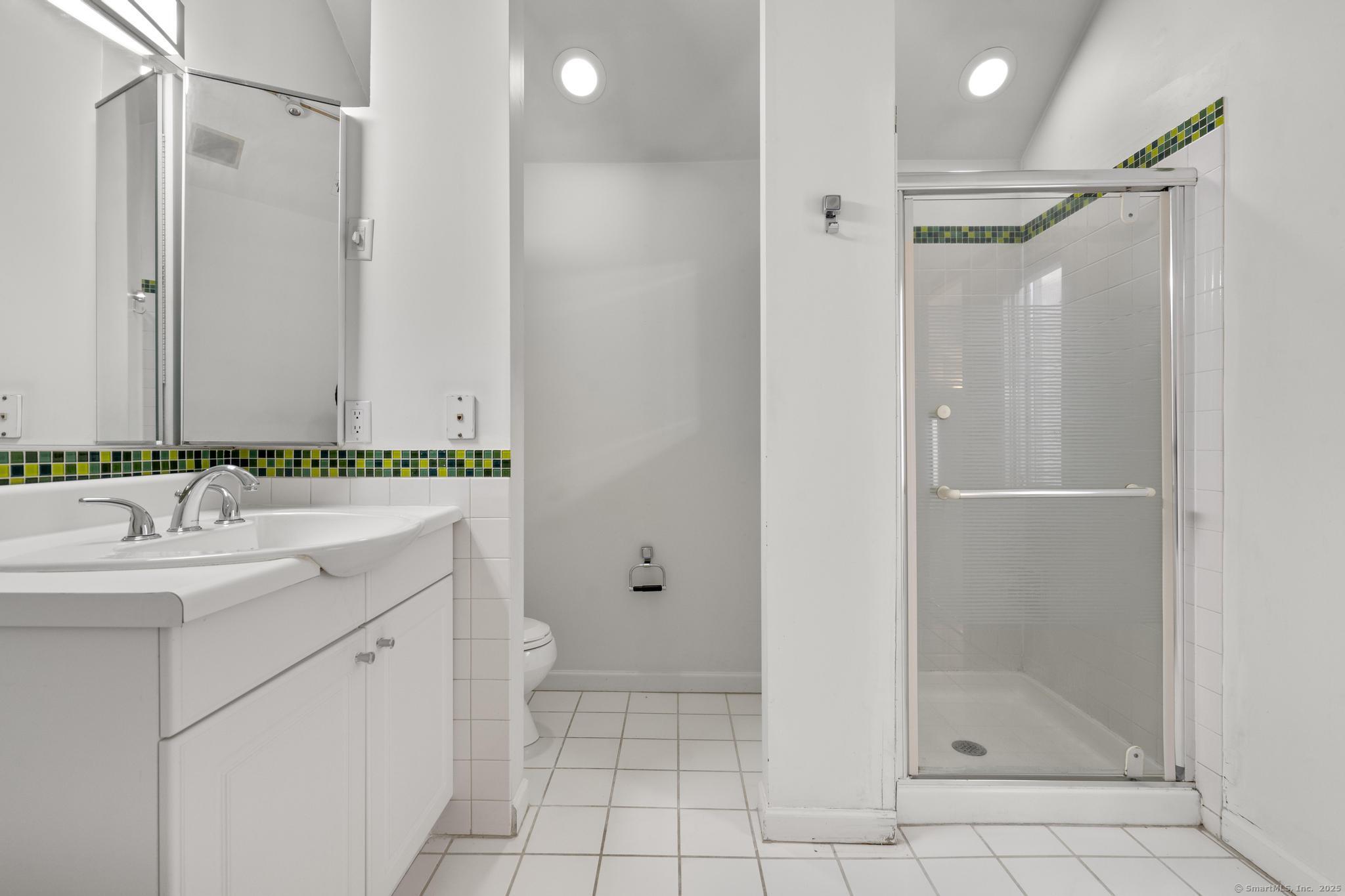 869 Orange Street APT 7W