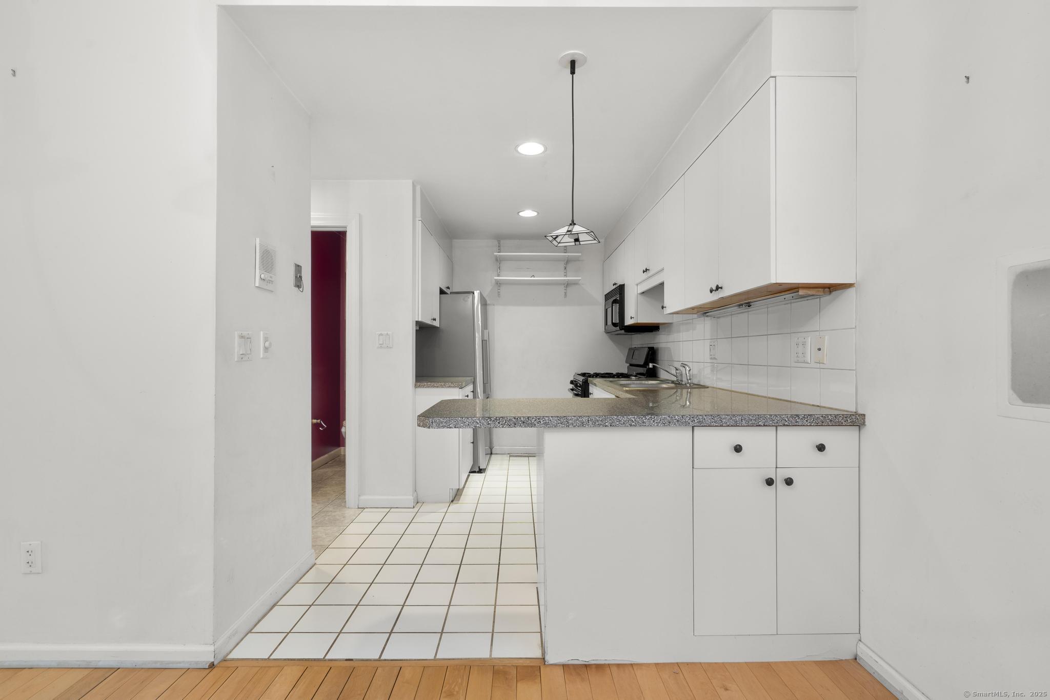 869 Orange Street APT 7W