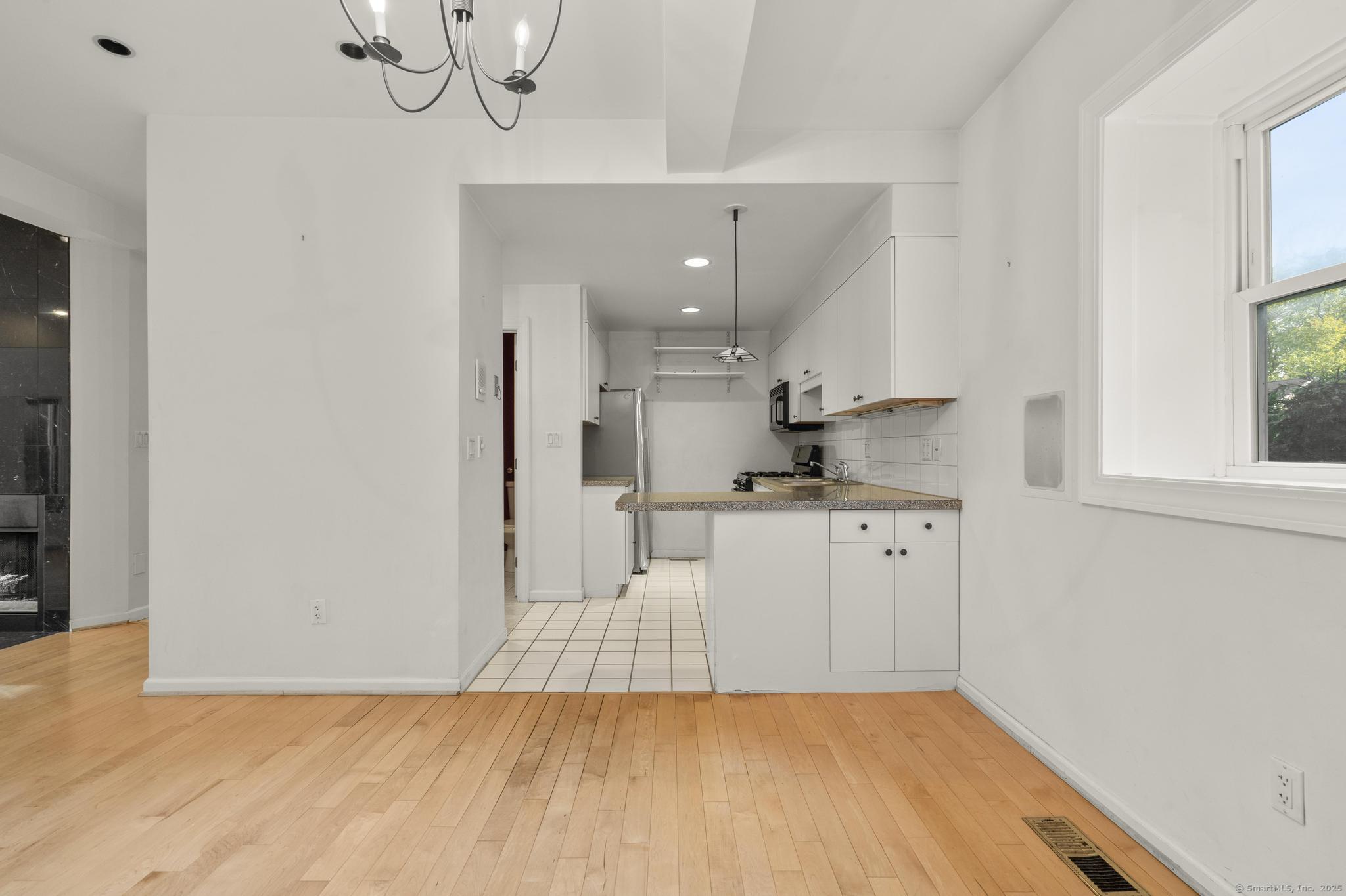 869 Orange Street APT 7W