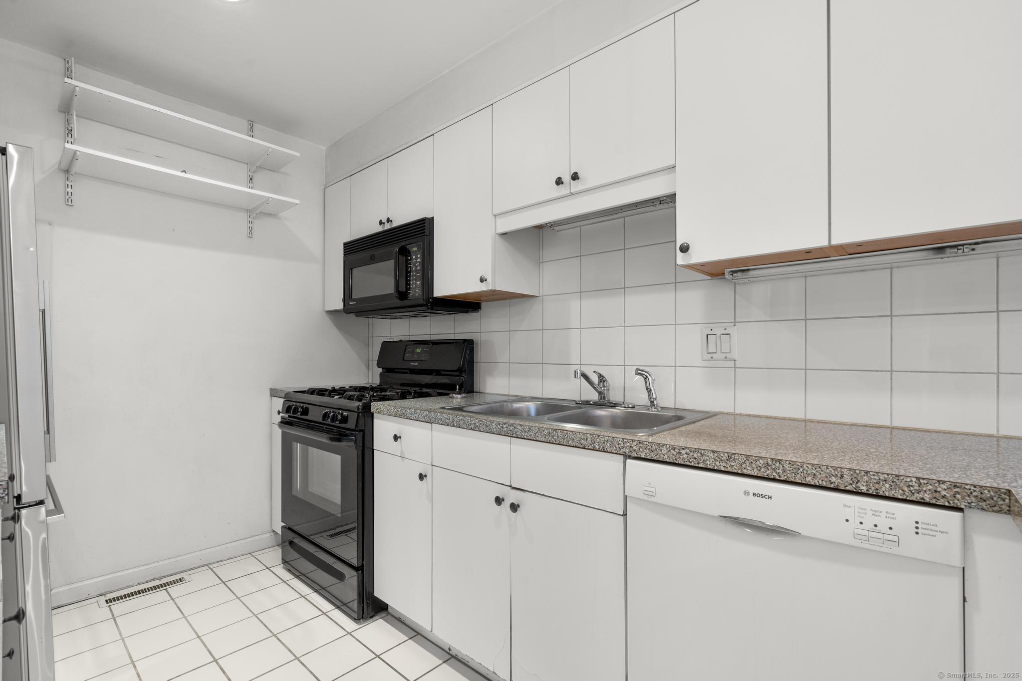 869 Orange Street APT 7W