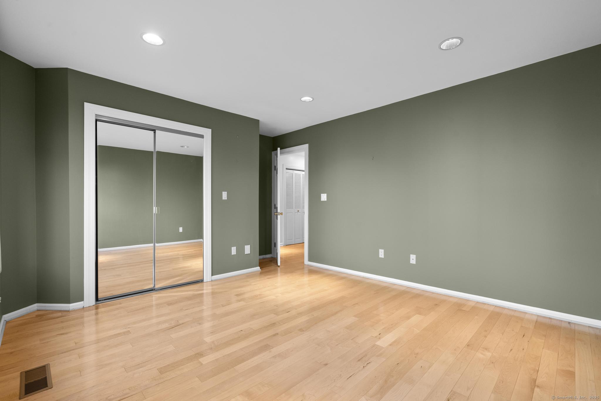 869 Orange Street APT 7W