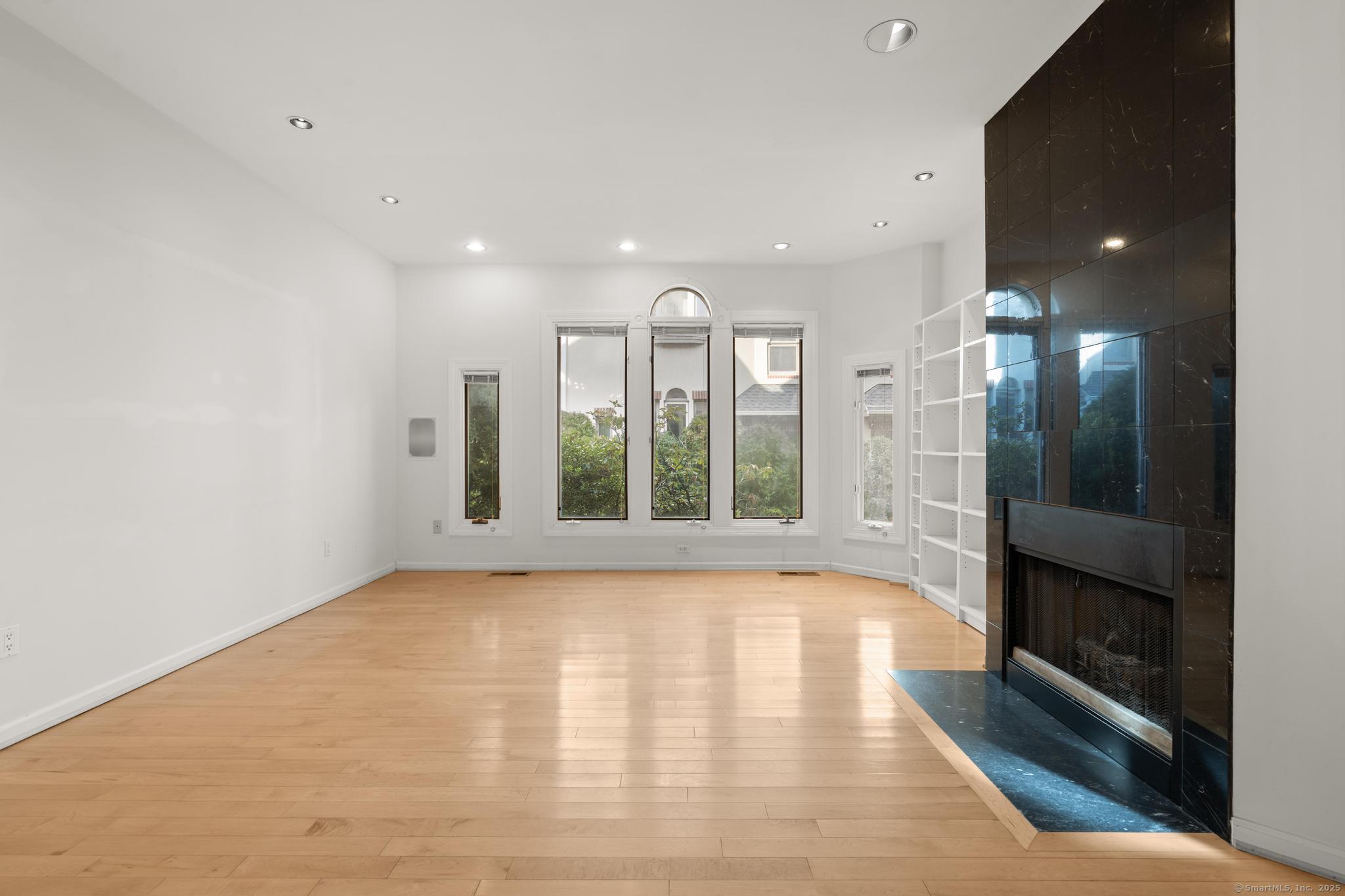 869 Orange Street APT 7W