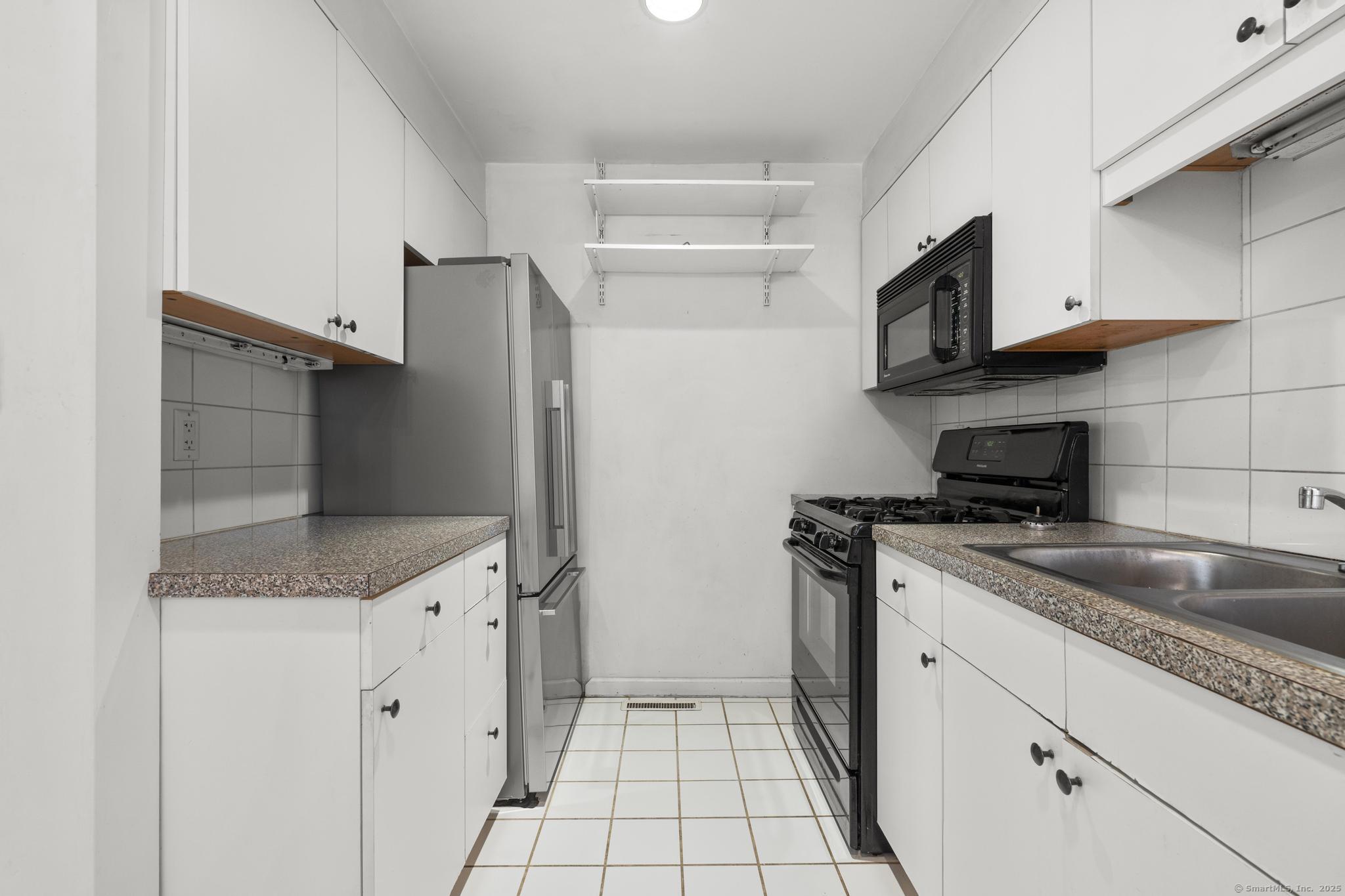 869 Orange Street APT 7W