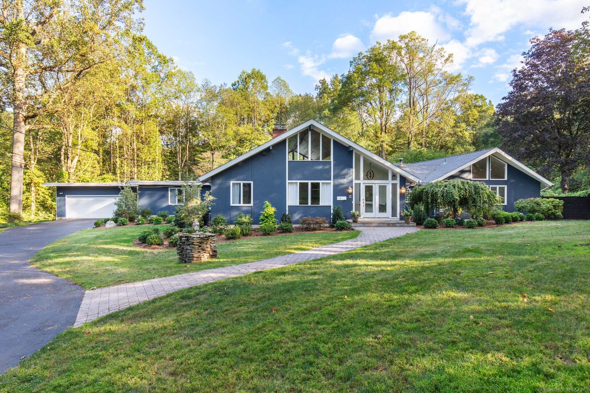 5 Mohawk Lane